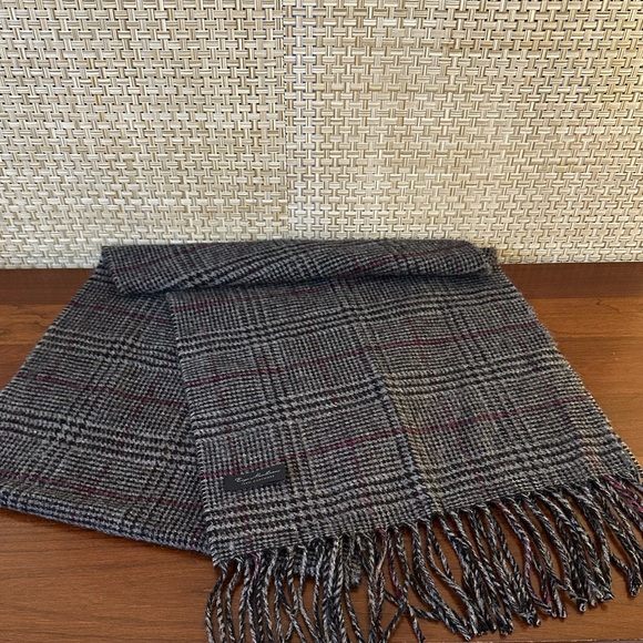 🌟HP🌟VTG 2000s 100% Cashmere Gray Houndstooth Plaid Scarf by Enzo Montovani - Picture 5 of 8